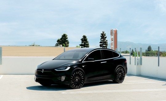 Tesla Model X on Wraith XL MBT Finish