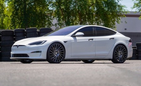 Tesla Model S on Wraith - BG Finish