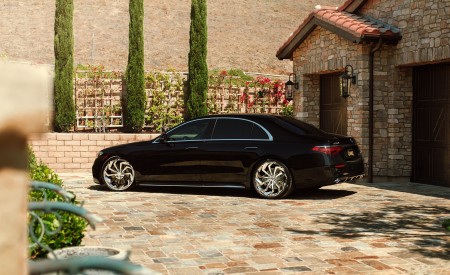 Mercedes S580 on M-772 Shadow by Lexani Forged