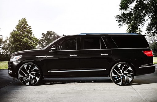 Lincoln Navigator on Lexani Ghost wheels