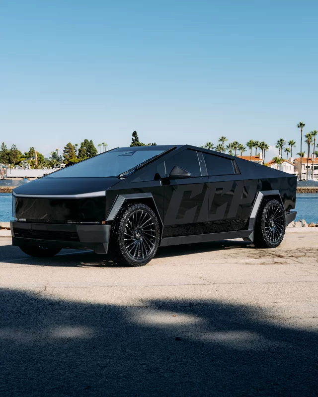 @keithcarlos Cybertruck on 24s🔥
Wraith XL - MBT Finish
Available Now!
#lexani #customwheels #cybertruck #teslamotors #24s