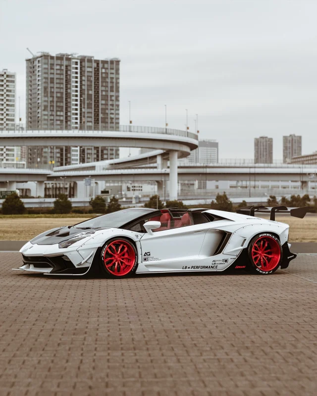 Libertywalk Lambo Aventador🔥
LF Arte - Custom Candy Red
@ark.kozawa 
#lexani #libertywalk #lamborghini #aventador #lambolove